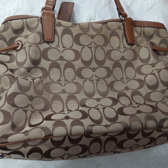 Vintage Coach Brown Jacquard Shoulder Bag with Signature Monogram - Picture 5 of 9
